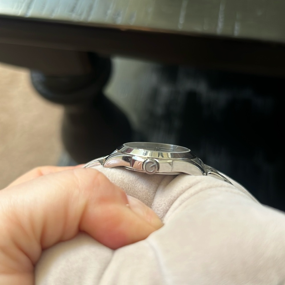 NWOT GUCCI G-TIMELESS watch - Picture 4 of 10